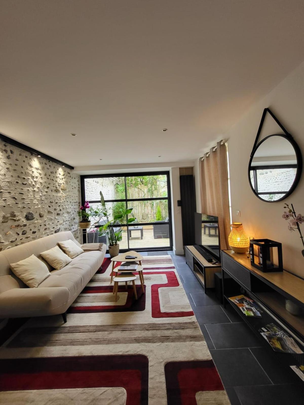 Le Patio - Appartement Calme - Hyper Centre Pau Exteriör bild