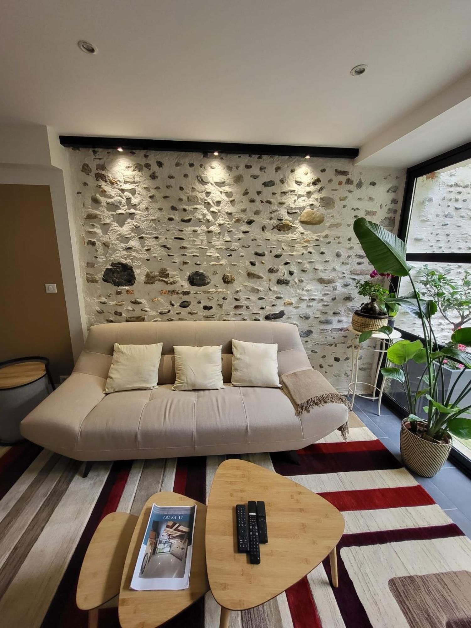 Le Patio - Appartement Calme - Hyper Centre Pau Exteriör bild